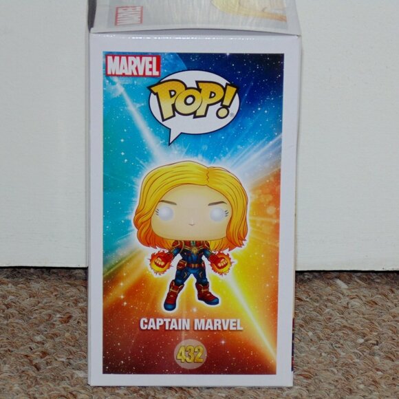 2019 Funko Pop! Marvel Captain Marvel Walmart Glow in the Dark New in Box # 432 - Picture 2 of 10
